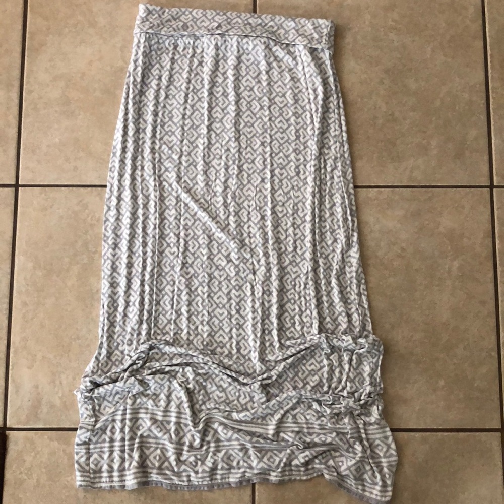 Grey and white maxi skirt
